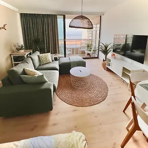 Sea View - Royal Ascot Apartment